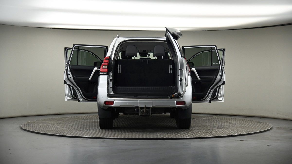 More views of Toyota Land Cruiser