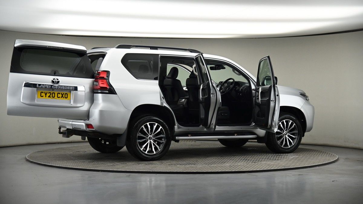 More views of Toyota Land Cruiser