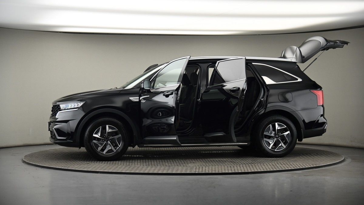 More views of Kia Sorento