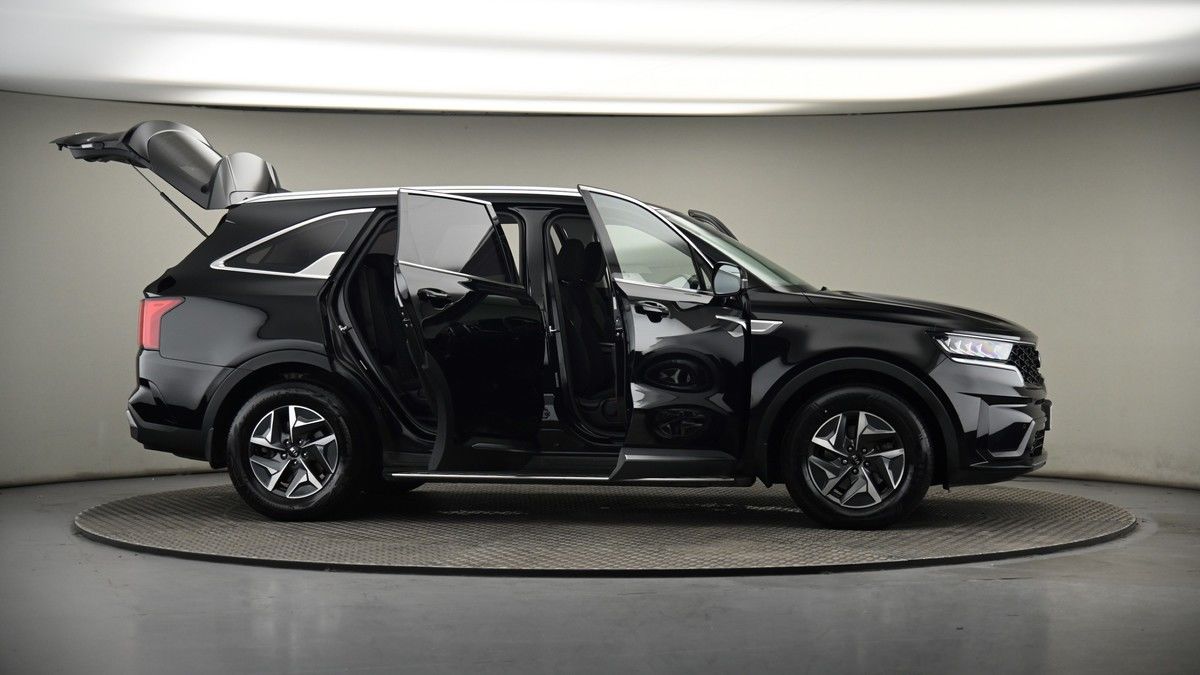 More views of Kia Sorento