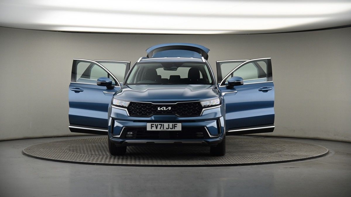 More views of Kia Sorento
