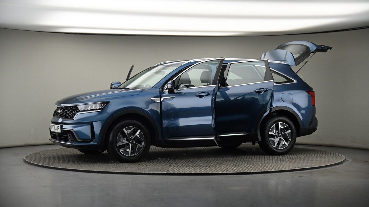 More views of Kia Sorento