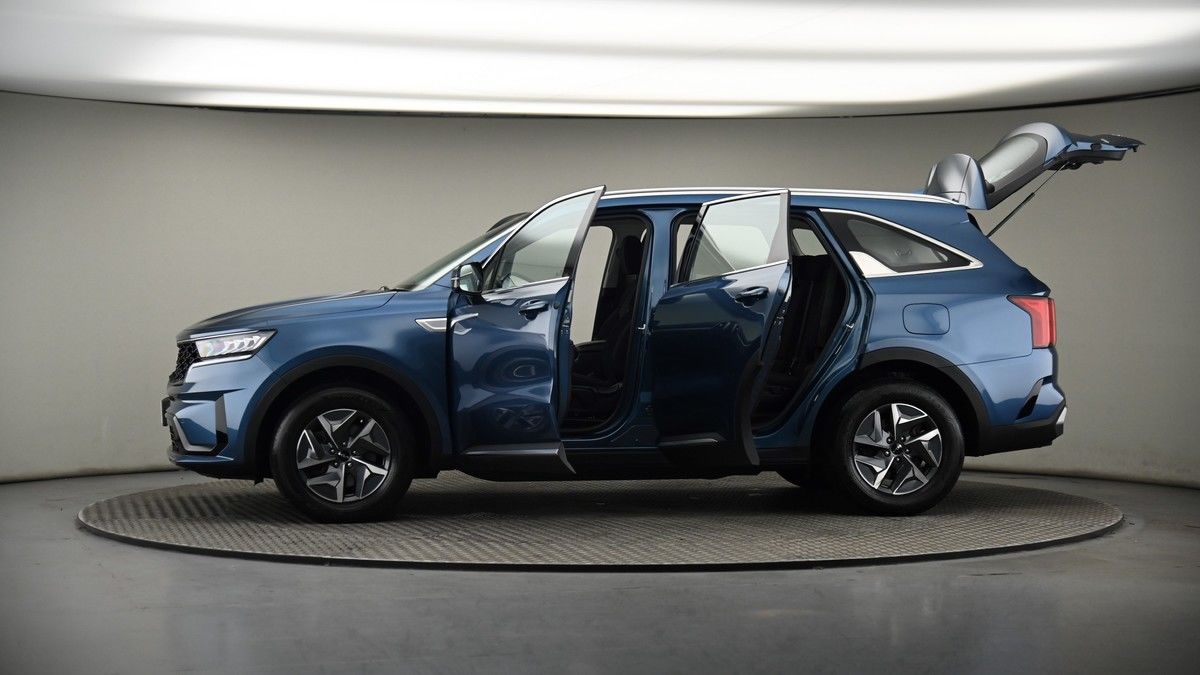 More views of Kia Sorento