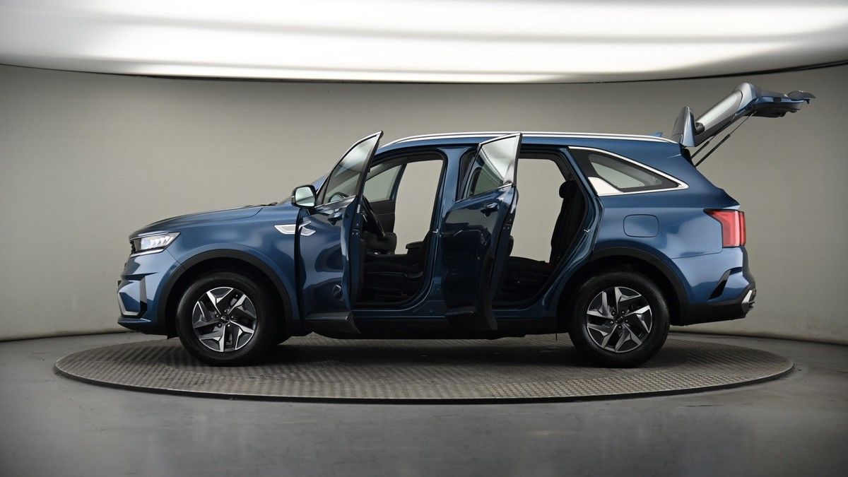 More views of Kia Sorento