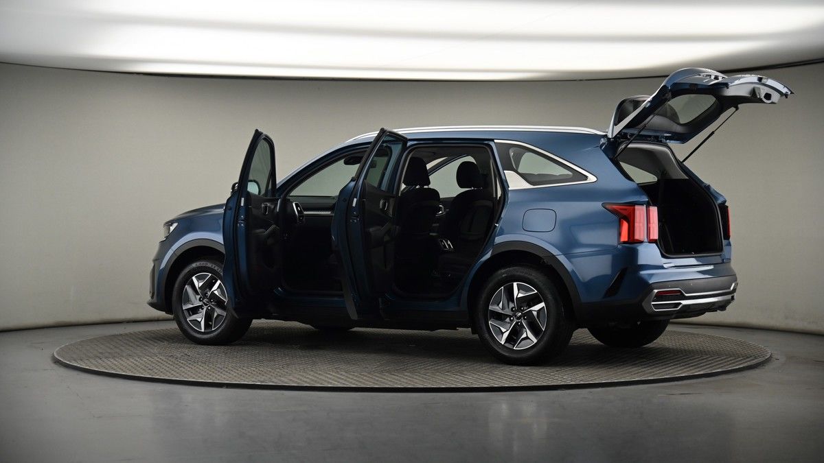 More views of Kia Sorento