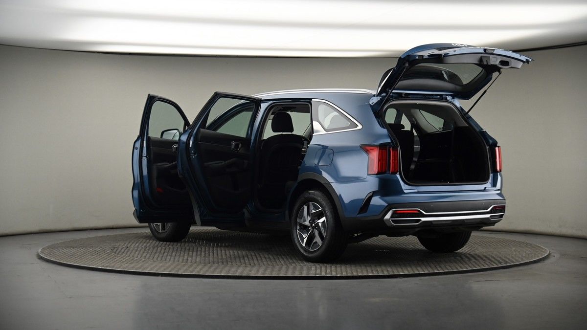 More views of Kia Sorento