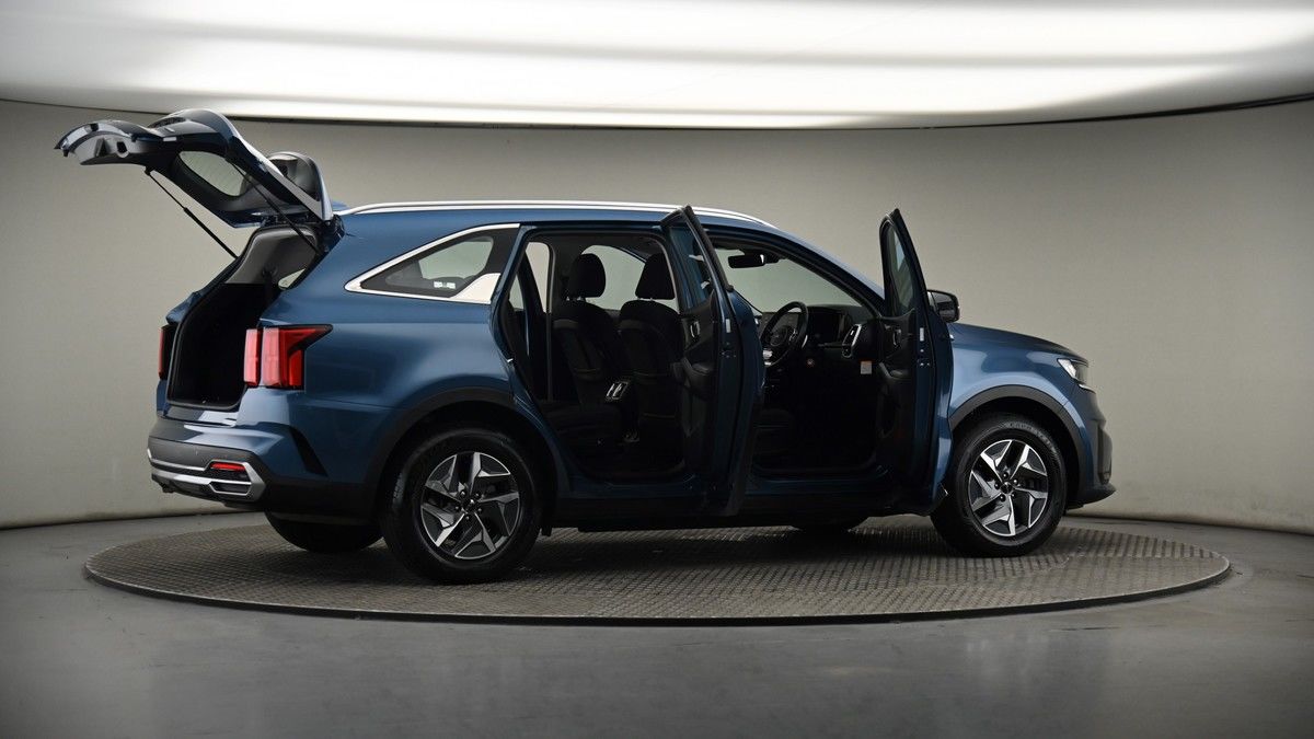 More views of Kia Sorento