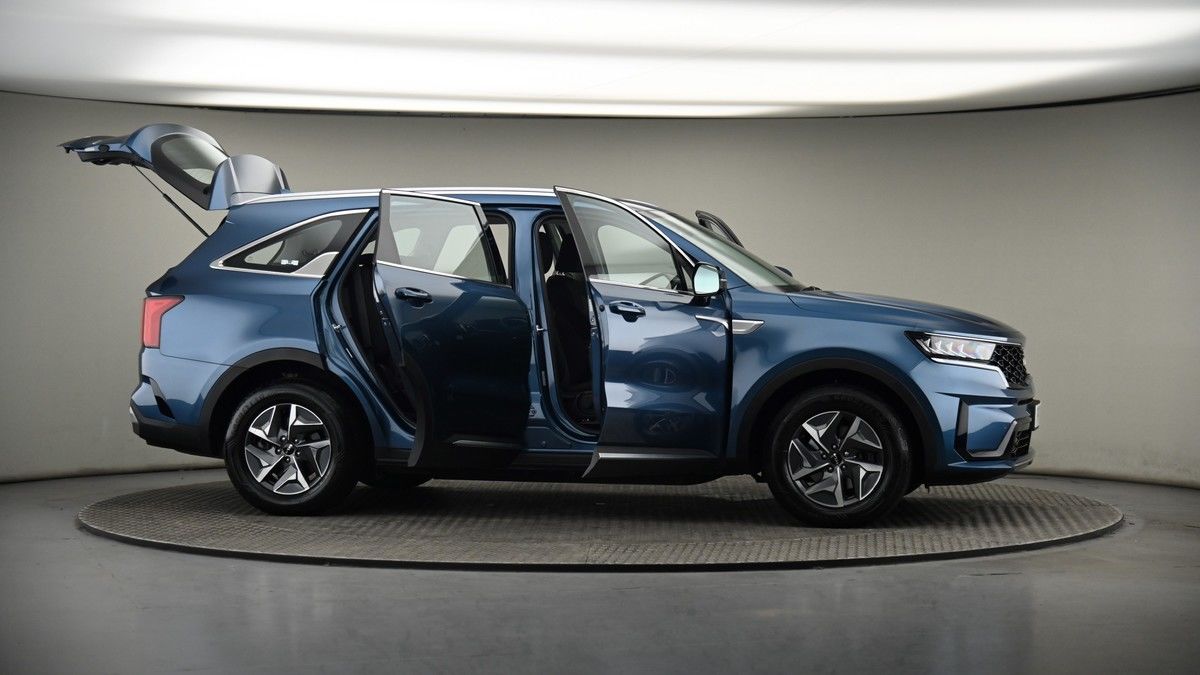More views of Kia Sorento