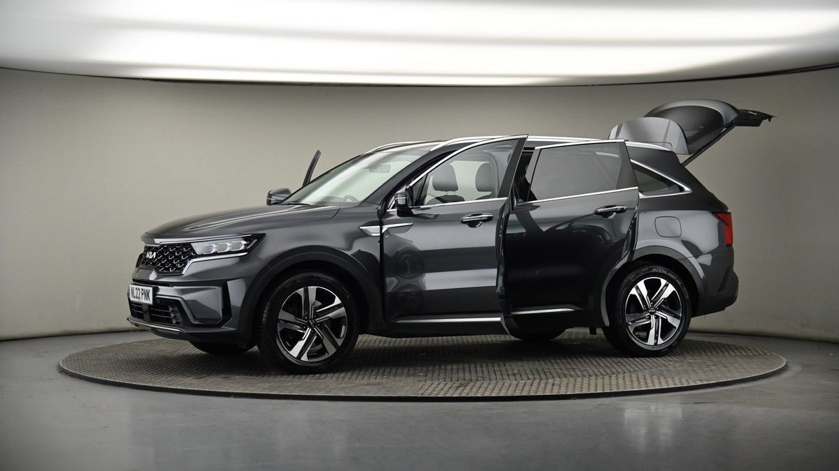More views of Kia Sorento