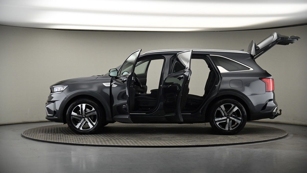 More views of Kia Sorento