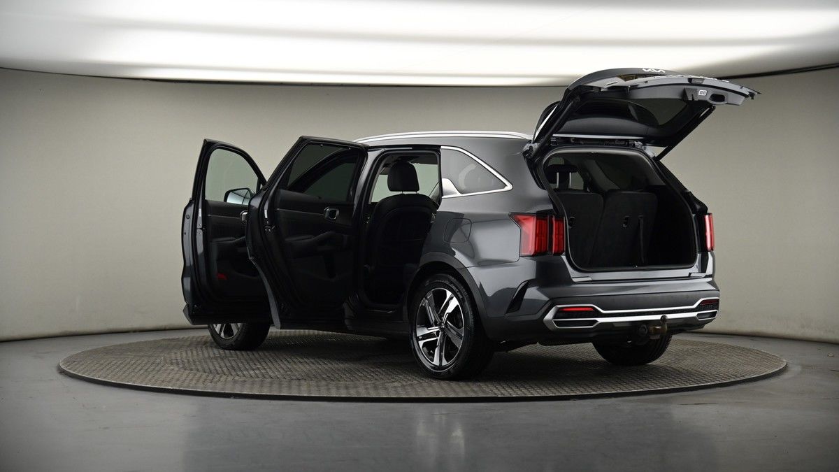 More views of Kia Sorento