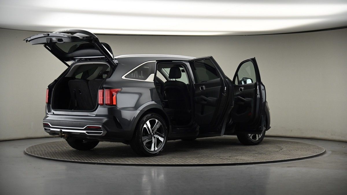 More views of Kia Sorento