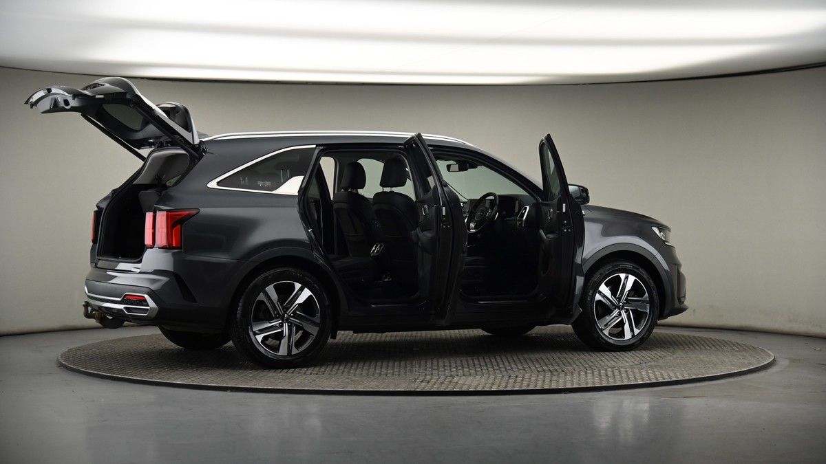 More views of Kia Sorento
