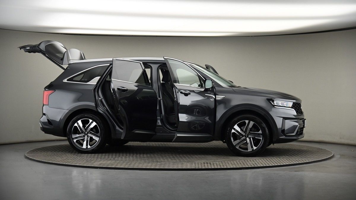 More views of Kia Sorento
