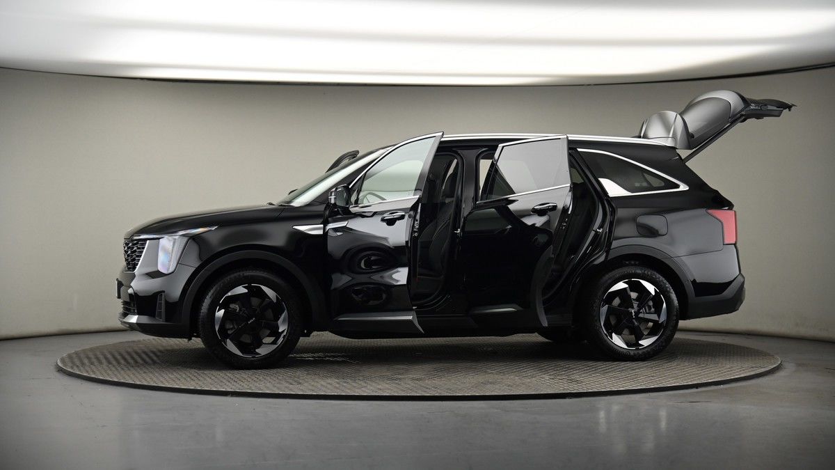 More views of Kia Sorento