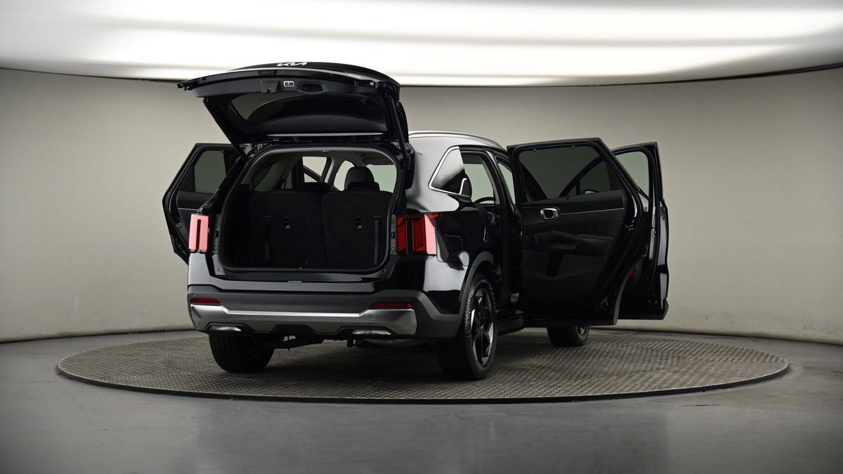 More views of Kia Sorento