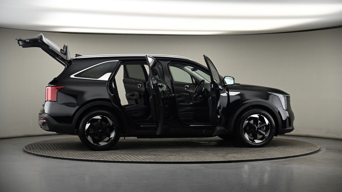 More views of Kia Sorento