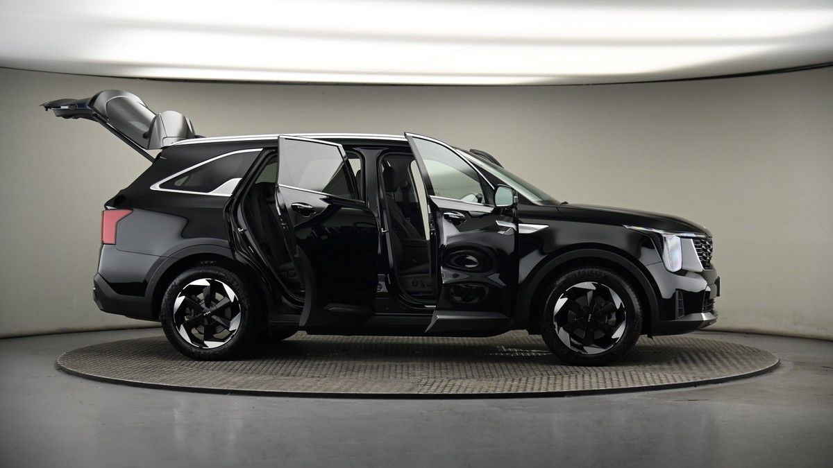 More views of Kia Sorento
