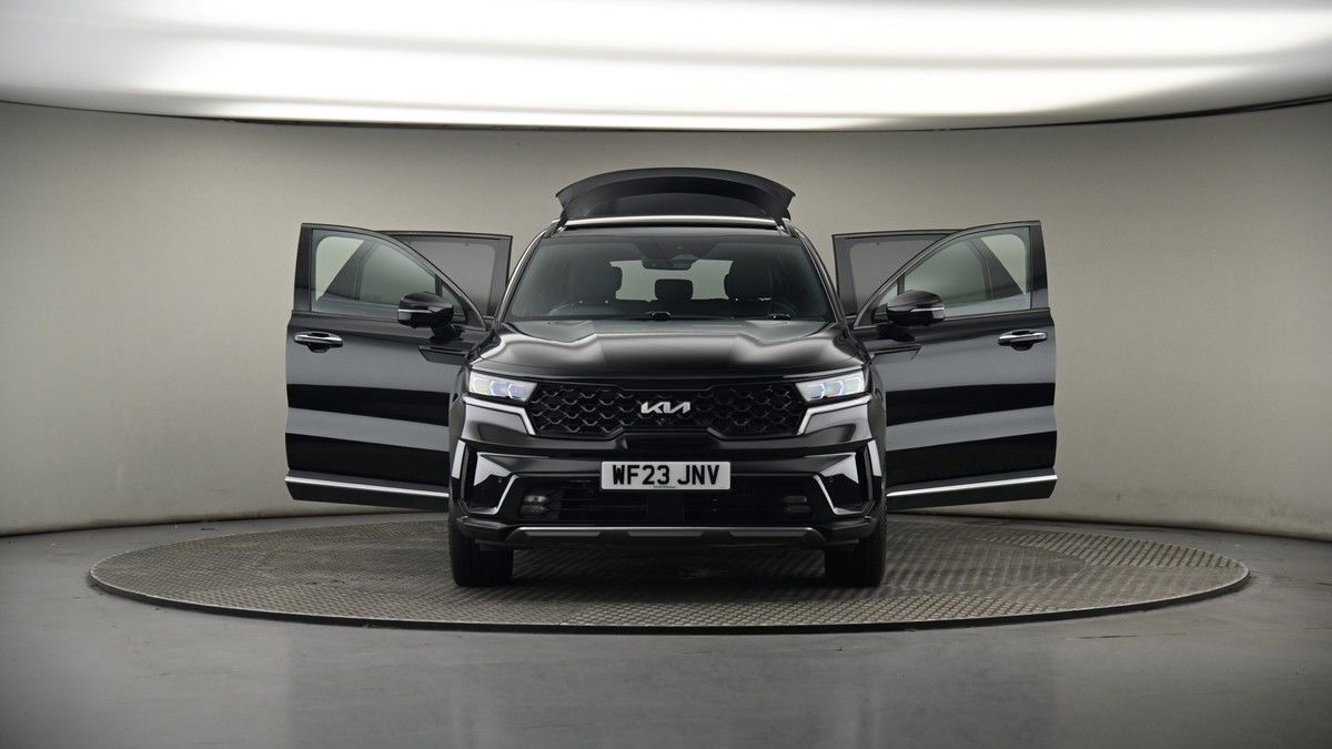 More views of Kia Sorento