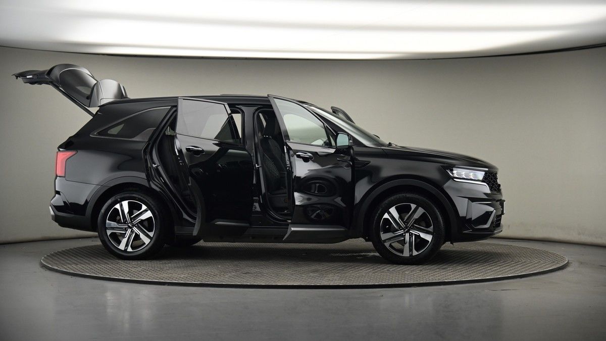 More views of Kia Sorento