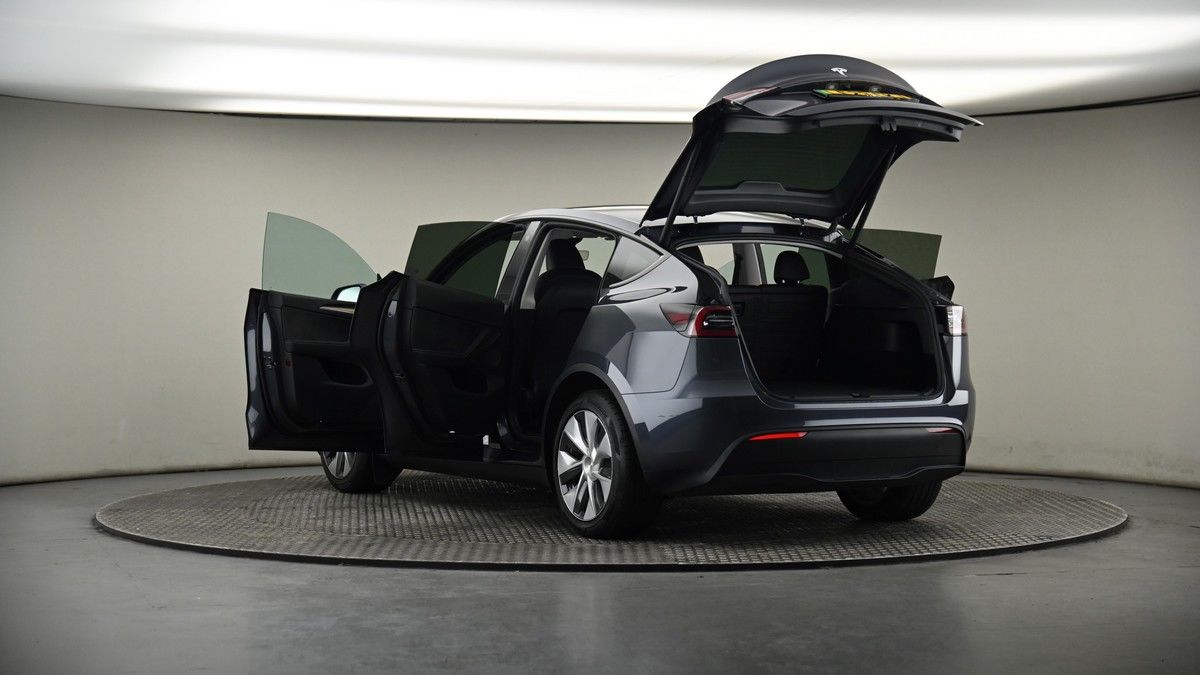 Tesla Model Y Image 8