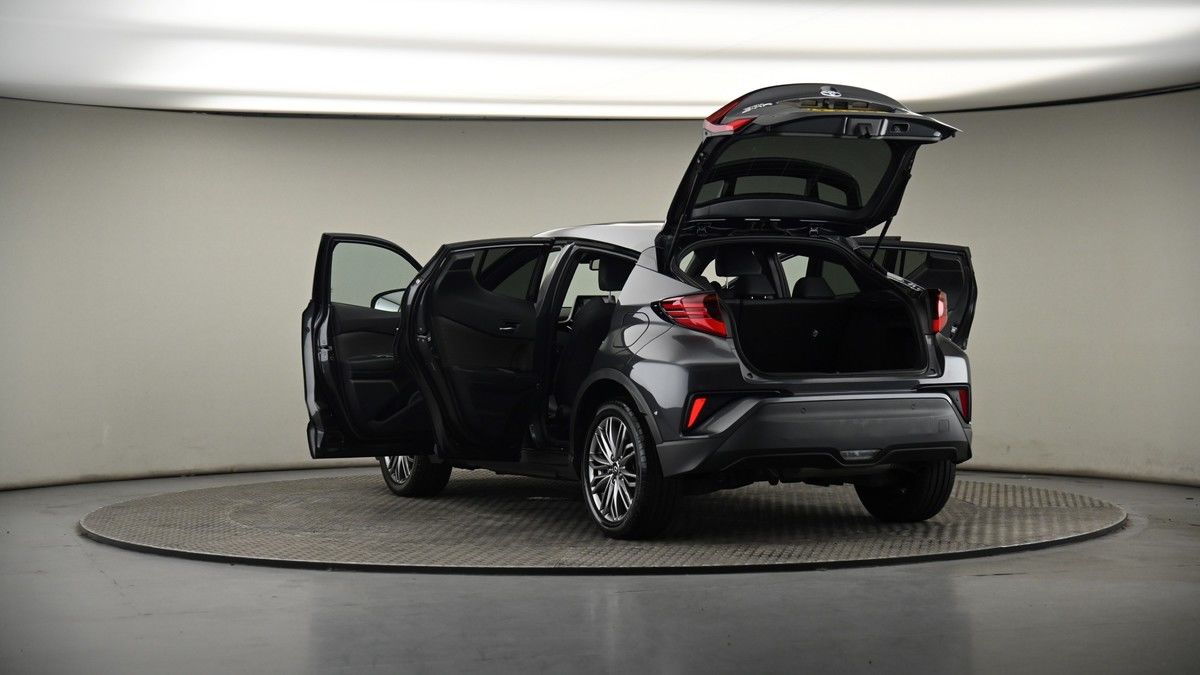 Toyota C-HR Image 8