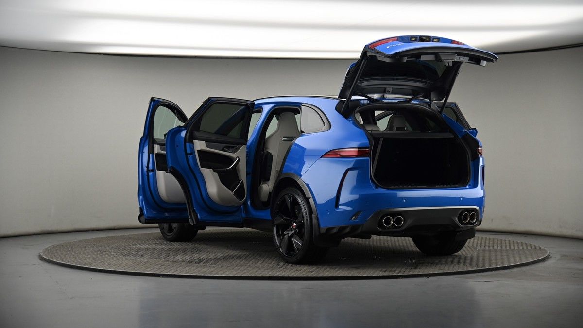 Jaguar F-PACE Image 8