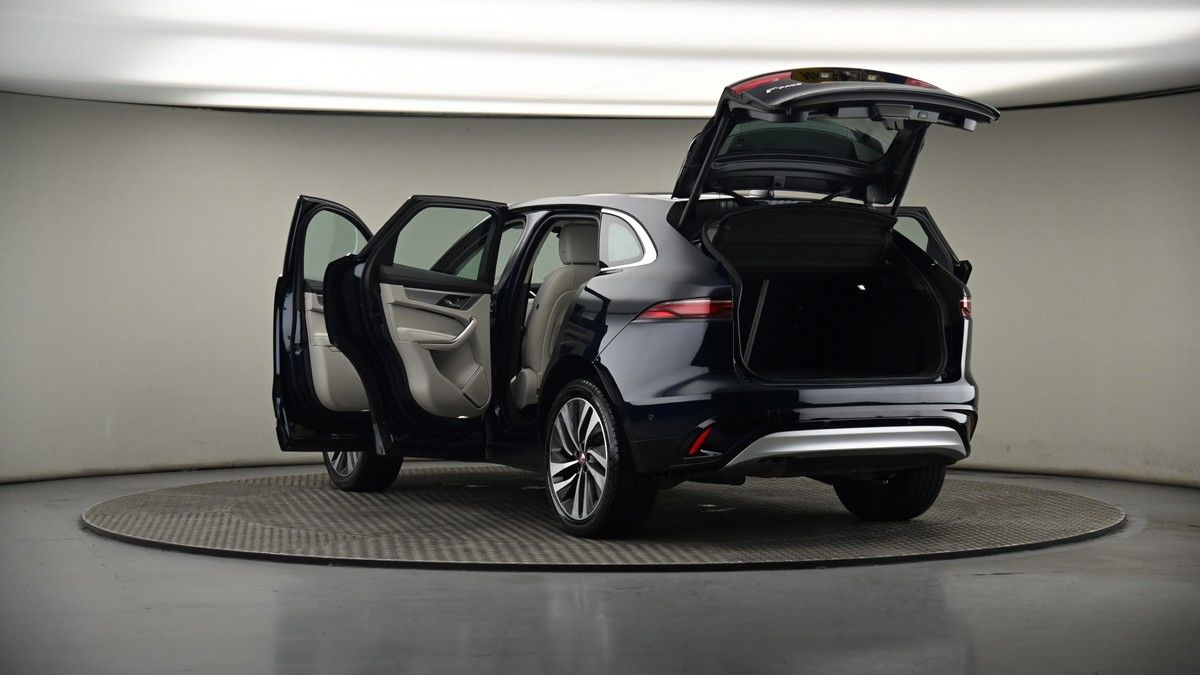 Jaguar F-PACE Image 8