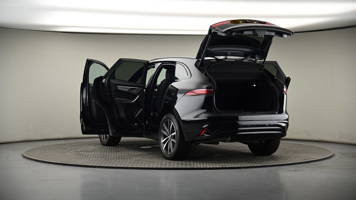 Jaguar F-PACE Image 8
