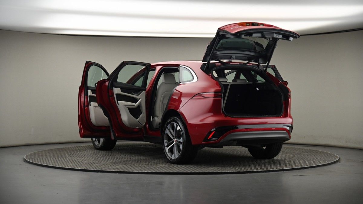 Jaguar F-PACE Image 7