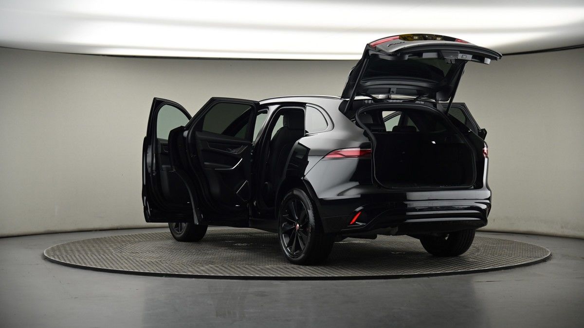 Jaguar F-PACE Image 8