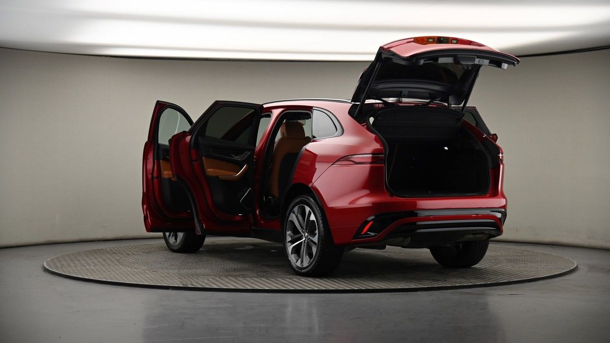 Jaguar F-PACE Image 8