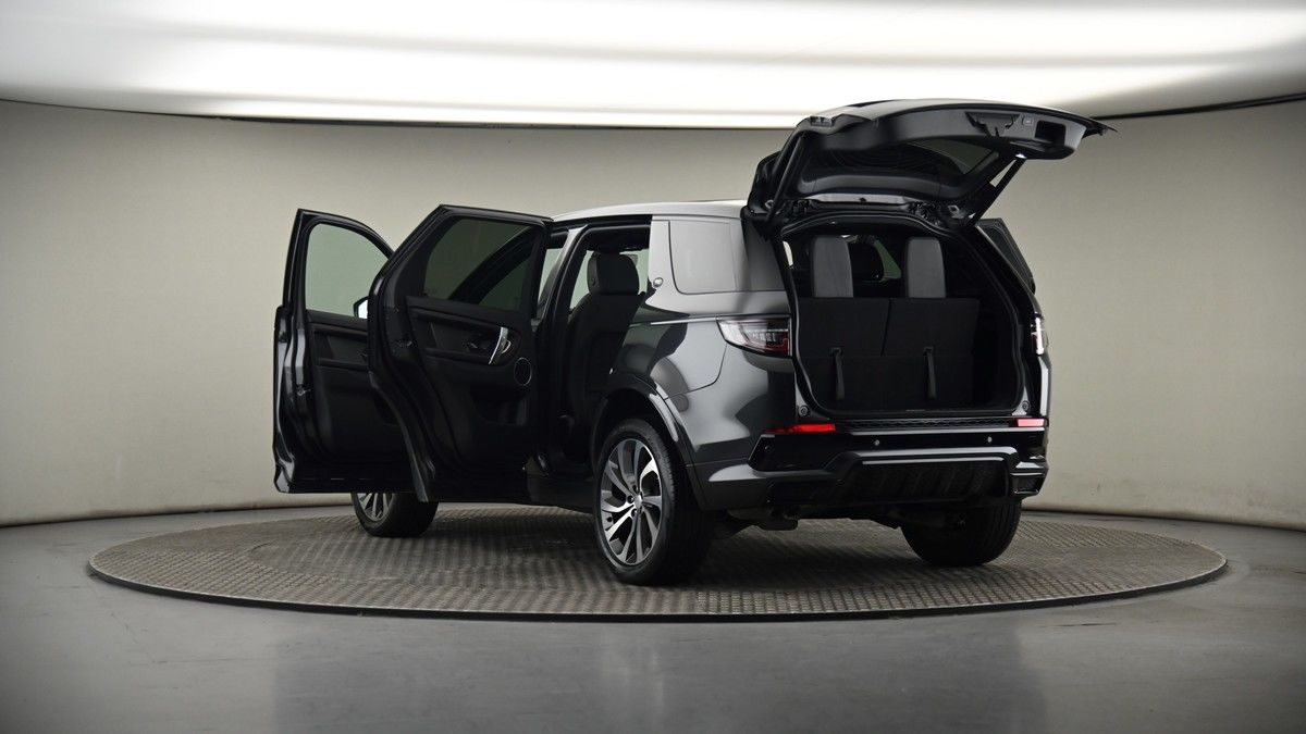 Land Rover Discovery Sport Image 8