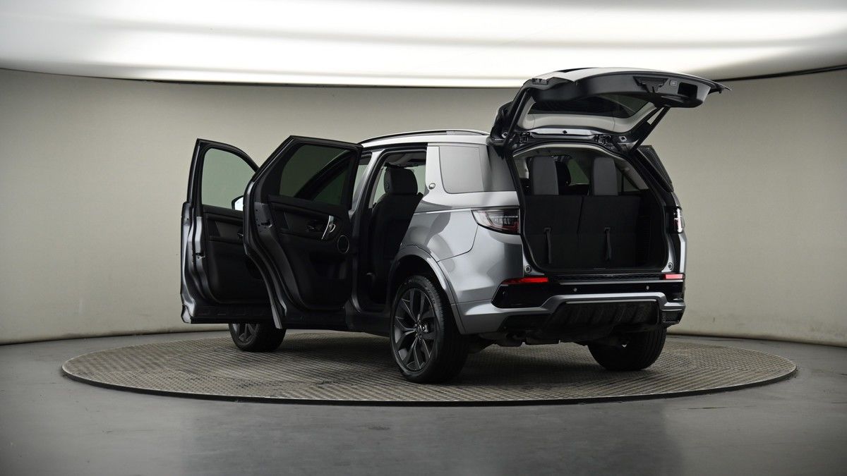 Land Rover Discovery Sport Image 8