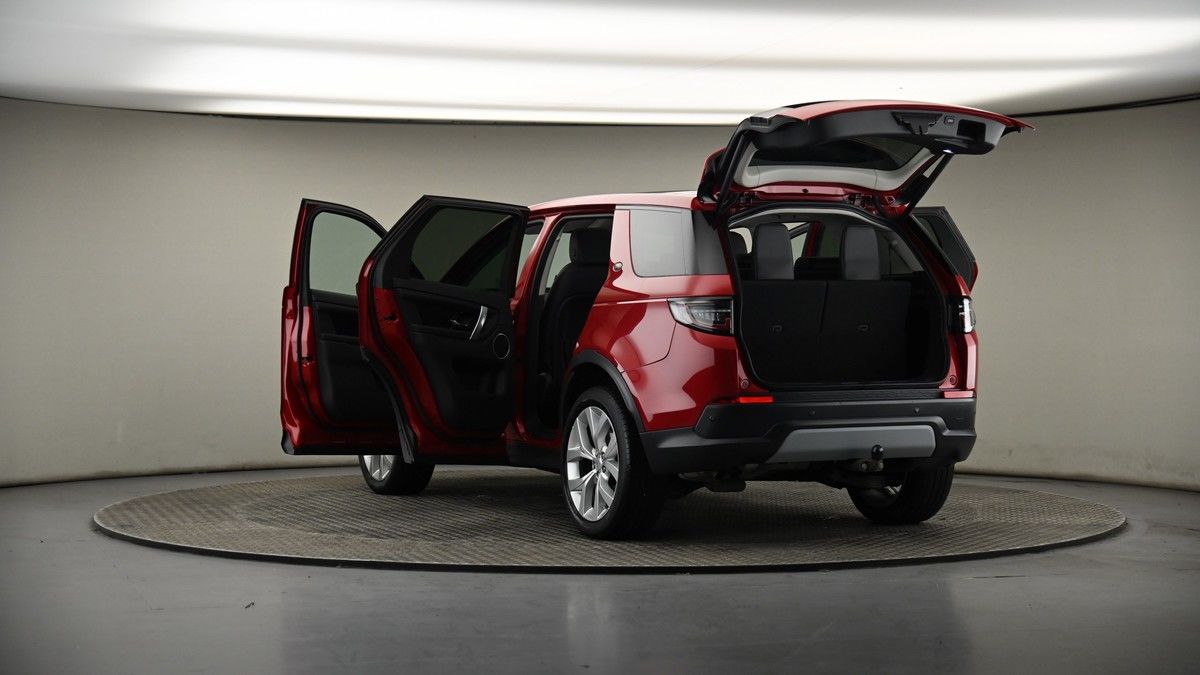 Land Rover Discovery Sport Image 8