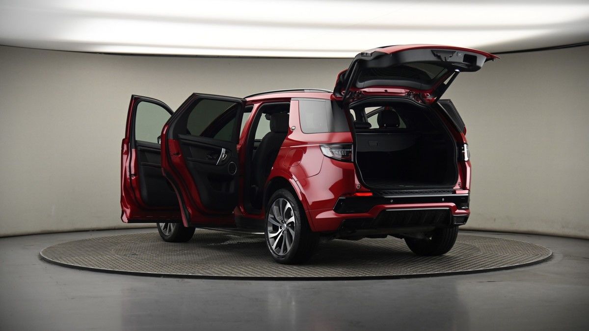 Land Rover Discovery Sport Image 8