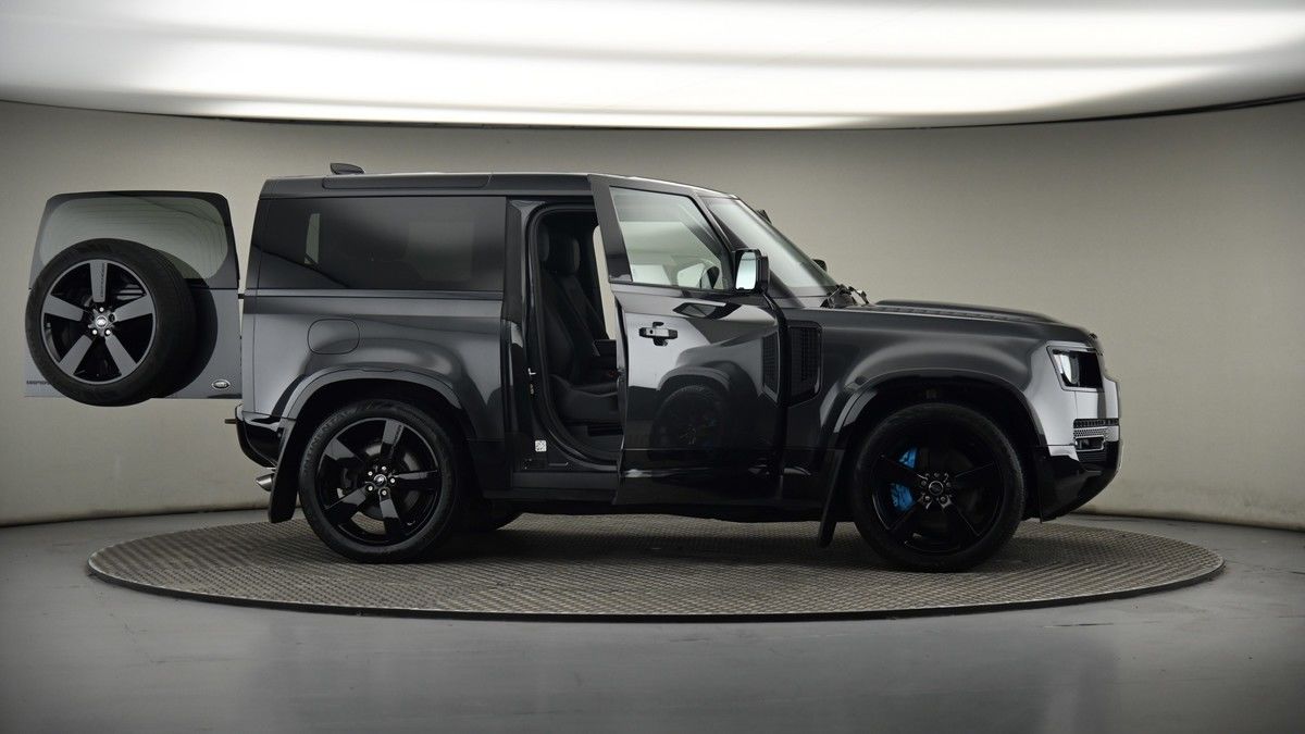 More views of Land Rover Defender 90
