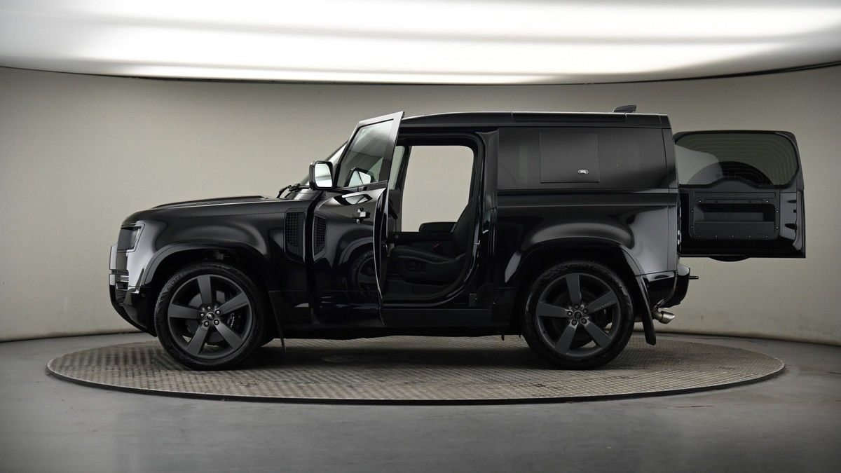 More views of Land Rover Defender 90