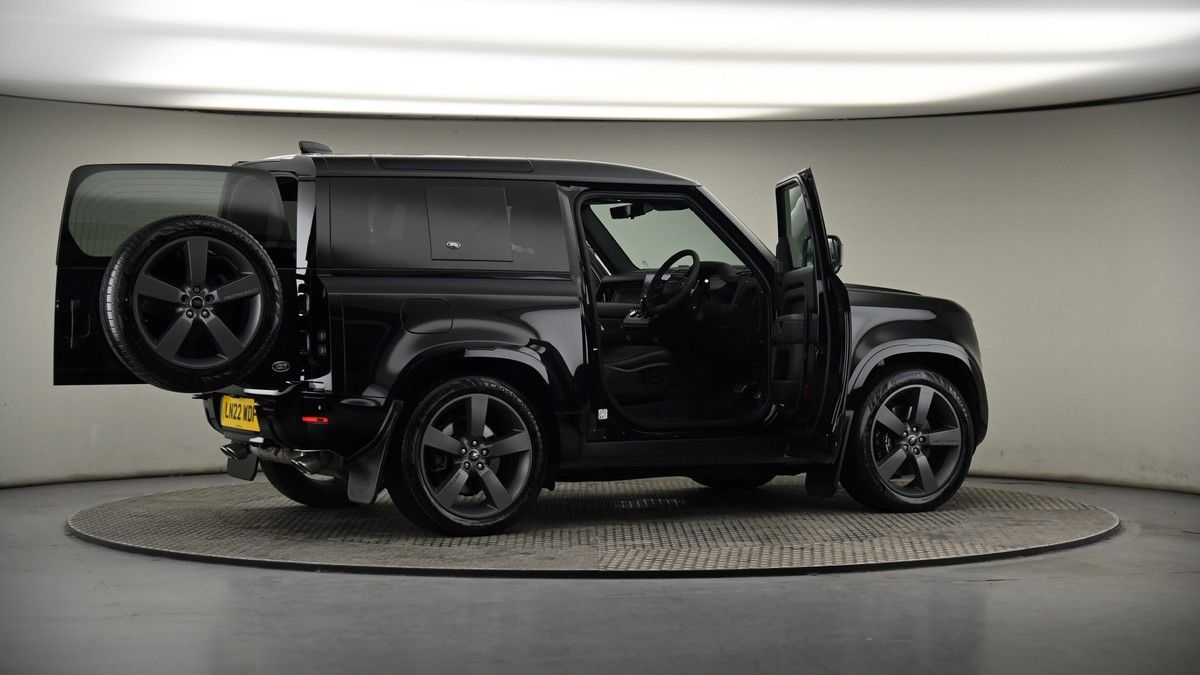 More views of Land Rover Defender 90