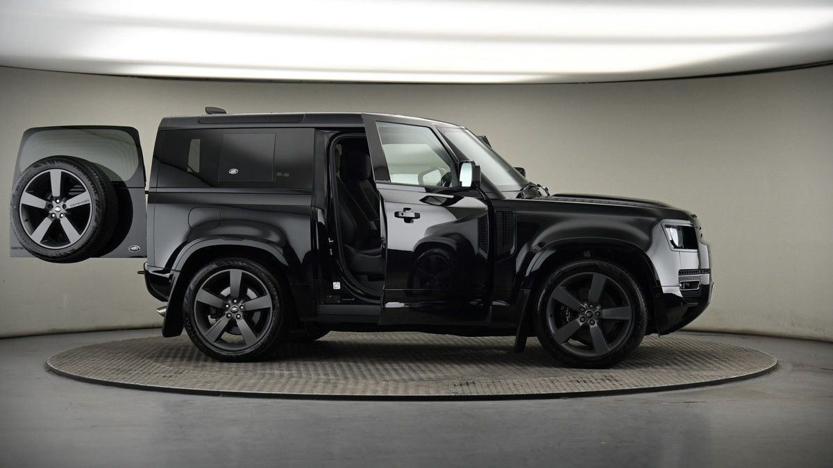More views of Land Rover Defender 90