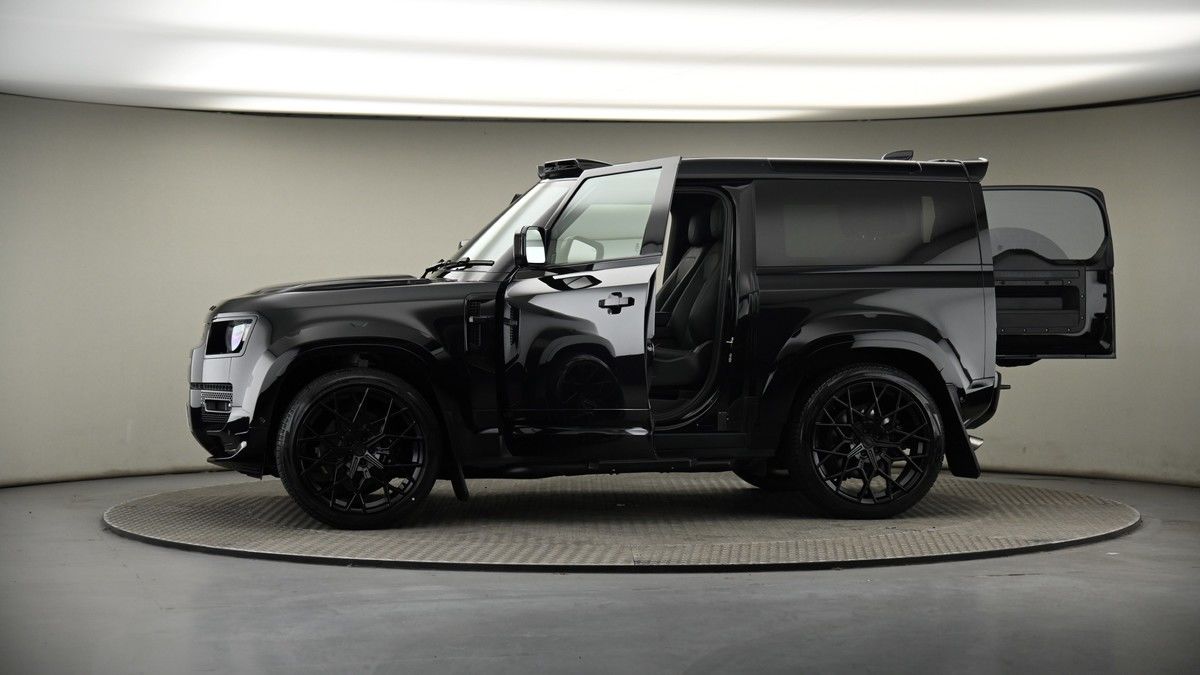 More views of Land Rover Defender 90