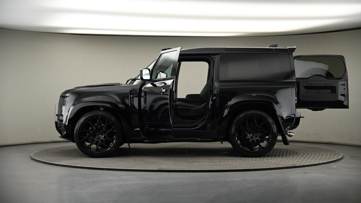 More views of Land Rover Defender 90
