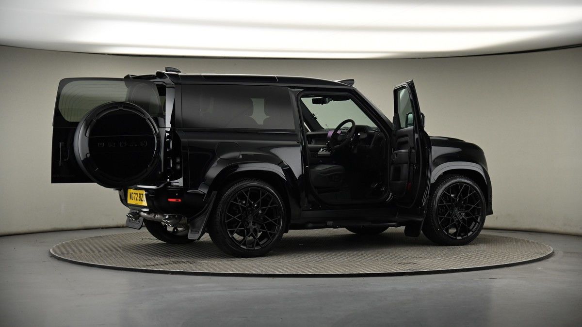 More views of Land Rover Defender 90