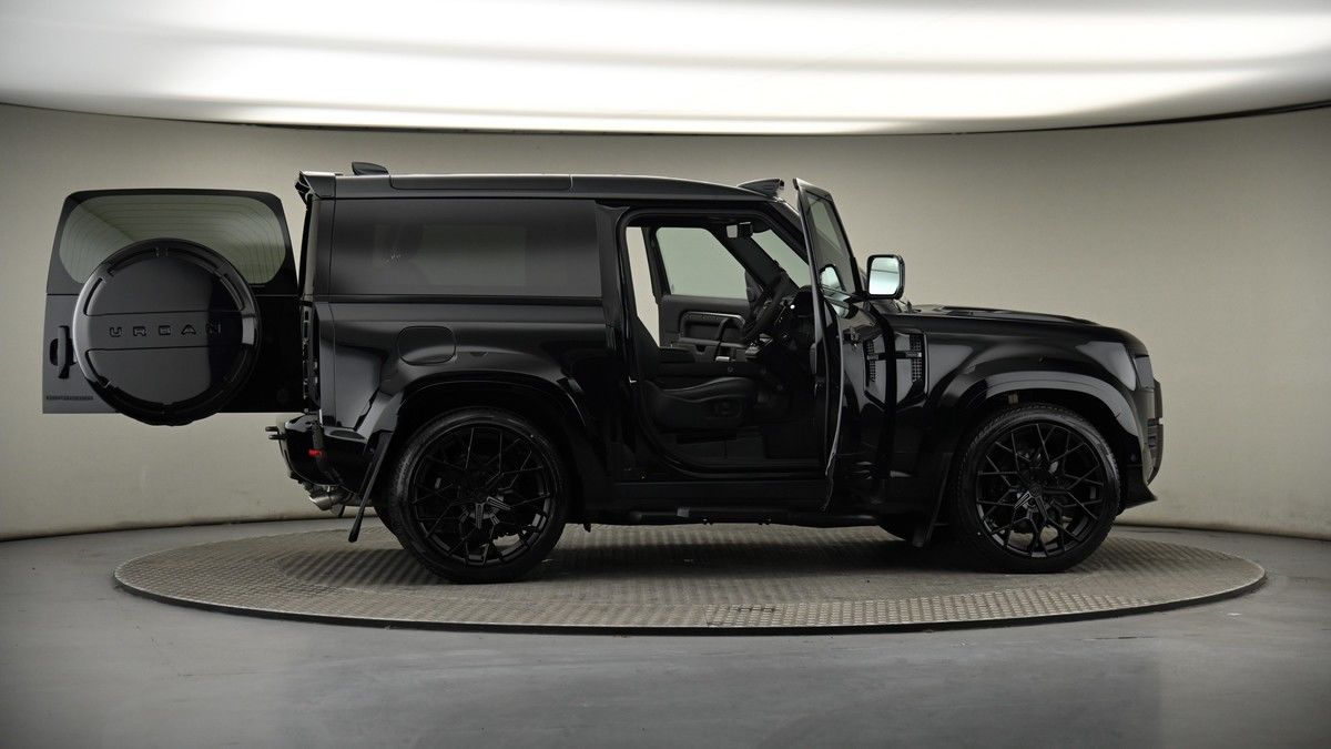 More views of Land Rover Defender 90