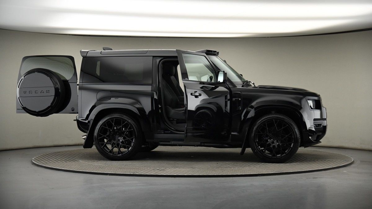 More views of Land Rover Defender 90