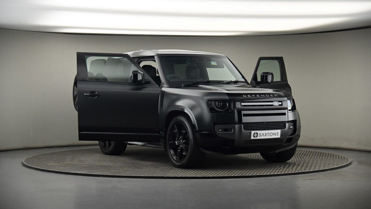 More views of Land Rover Defender 90