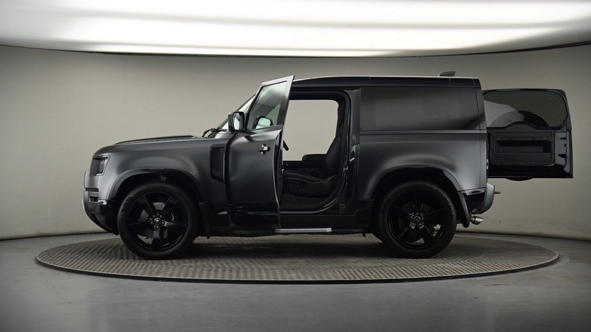 More views of Land Rover Defender 90