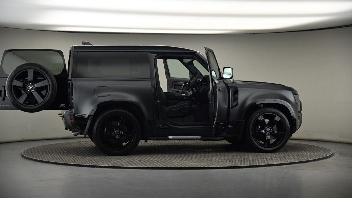 More views of Land Rover Defender 90