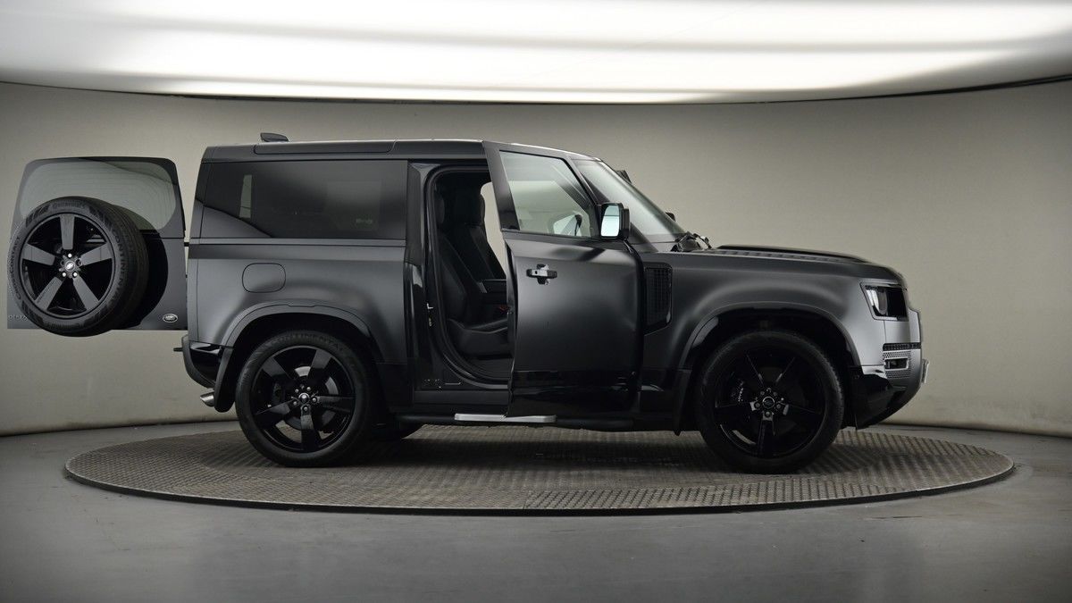 More views of Land Rover Defender 90