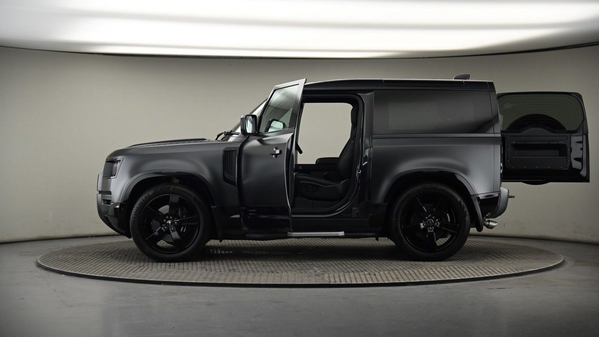 More views of Land Rover Defender 90